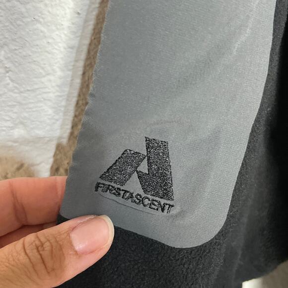 Eddie Bauer Women's Long Sleeve Black Zip Up Polartec Fleece Jacket Size Medium - Picture 3 of 9